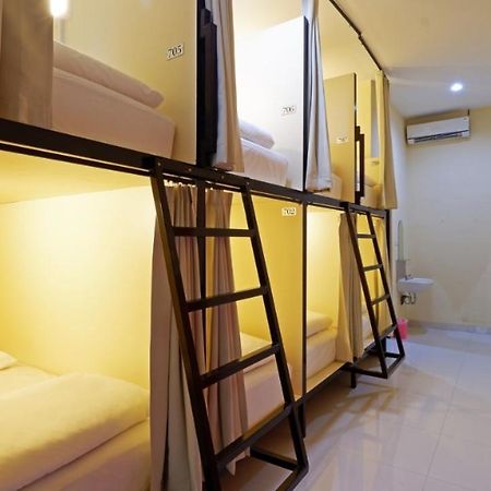 V Canggu Dormitory Zewnętrze zdjęcie