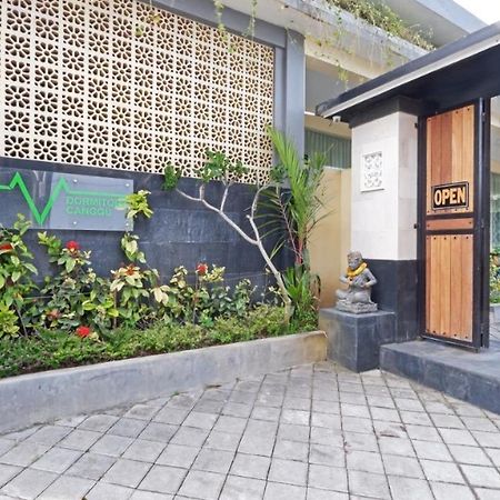 V Canggu Dormitory Zewnętrze zdjęcie