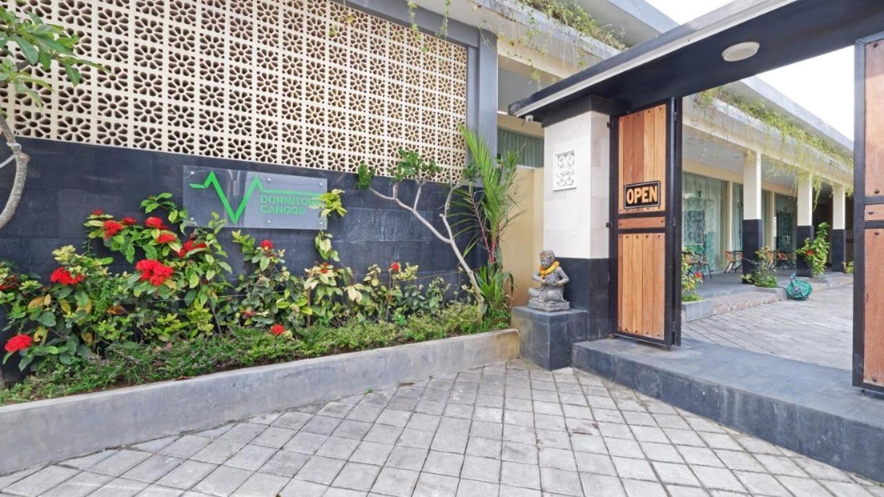 V Canggu Dormitory Zewnętrze zdjęcie